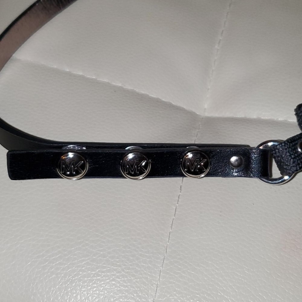 MK Pouch - Picture 3 of 7
